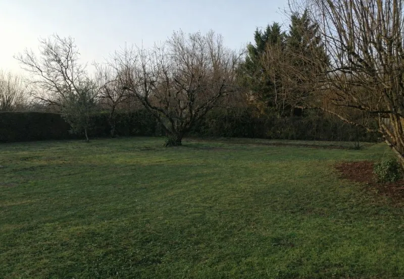 Terrain à bâtir à Saintes