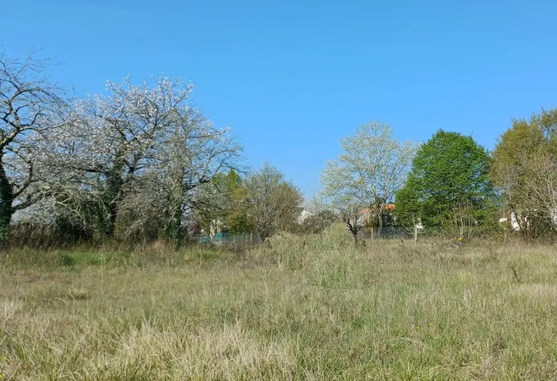 Terrain à bâtir à Saintes