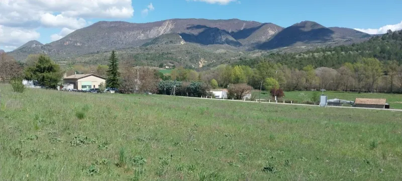 Terrain à bâtir à Thoard