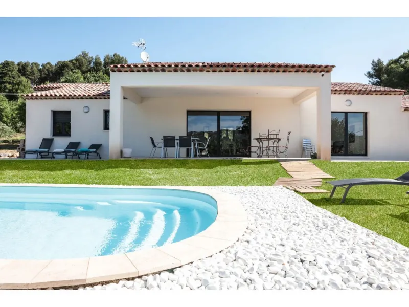 Maison neuve à Cheval-Blanc