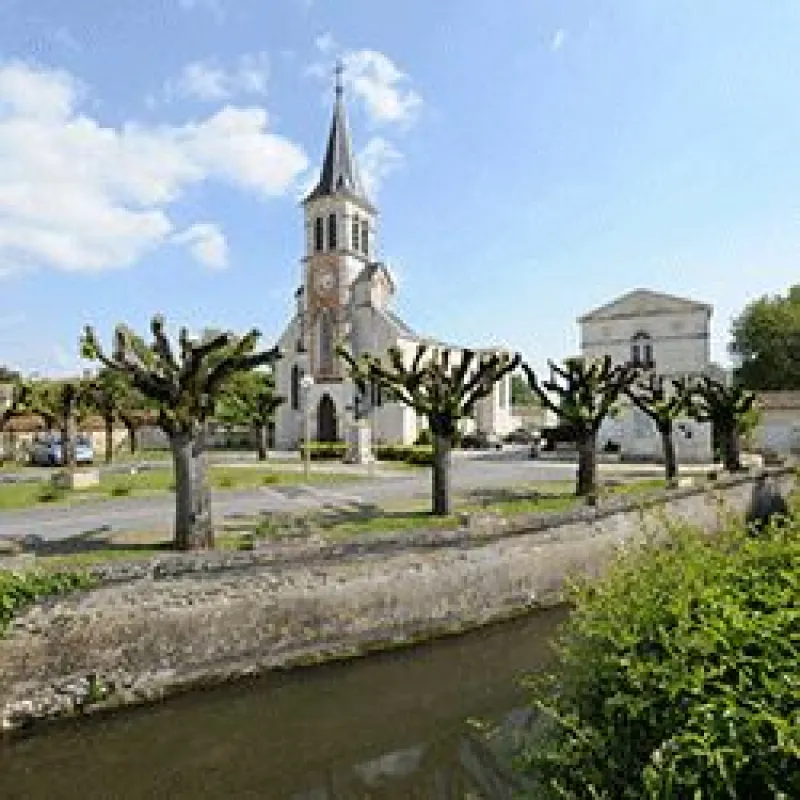 Terrain à bâtir à Saint-Germain-de-Marencennes