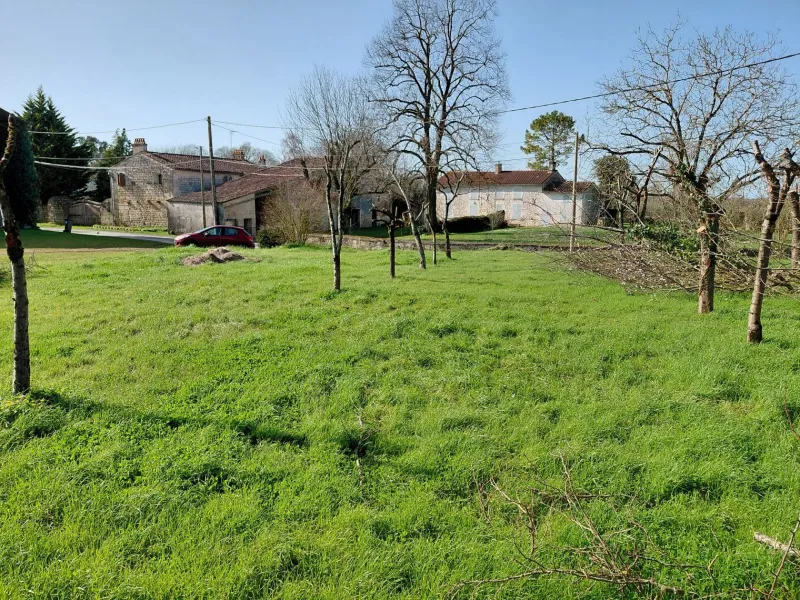 Terrain à bâtir à Plassay