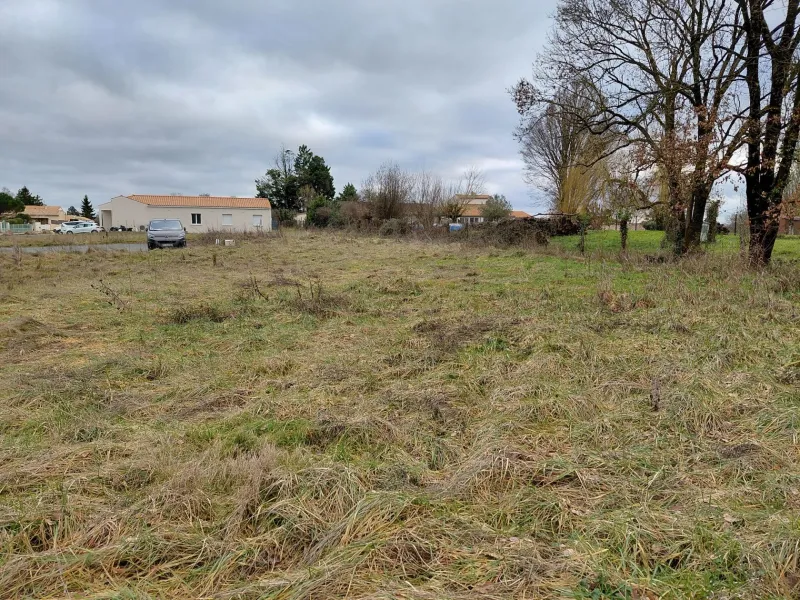 Terrain à bâtir à Saintes