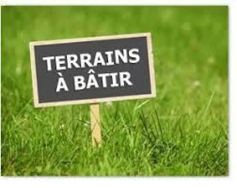 Terrain à bâtir à Lugos