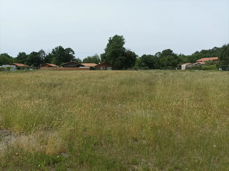 Terrain à bâtir à Gastes