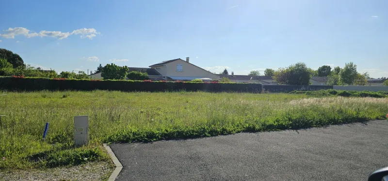Terrain à bâtir à Roullet-Saint-Estèphe