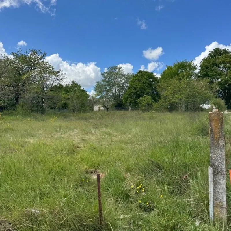 Terrain à bâtir à Saintes
