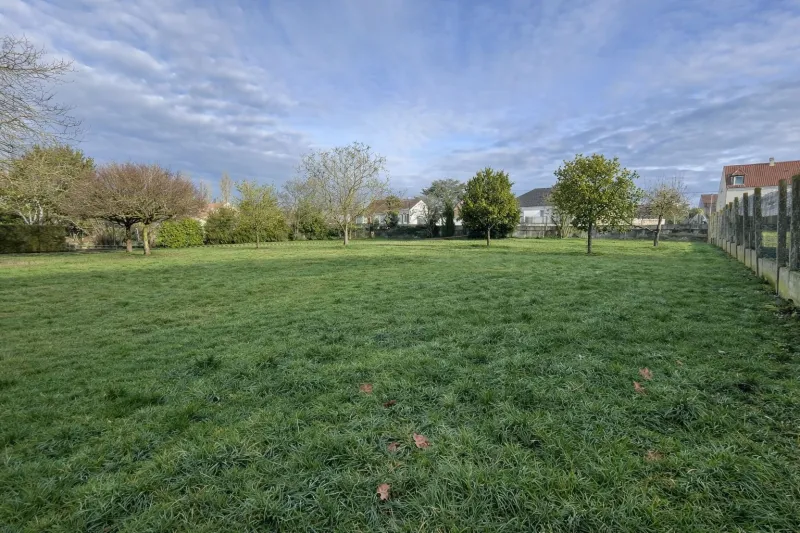 Terrain à bâtir à Vaux-le-Pénil