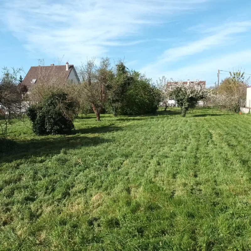 Terrain à bâtir à Guernes