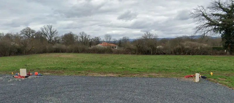 Terrain à bâtir à Orléat