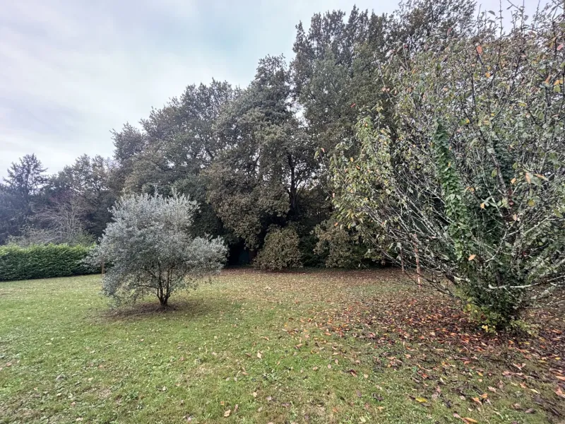 Terrain à bâtir à Lignan-de-Bordeaux