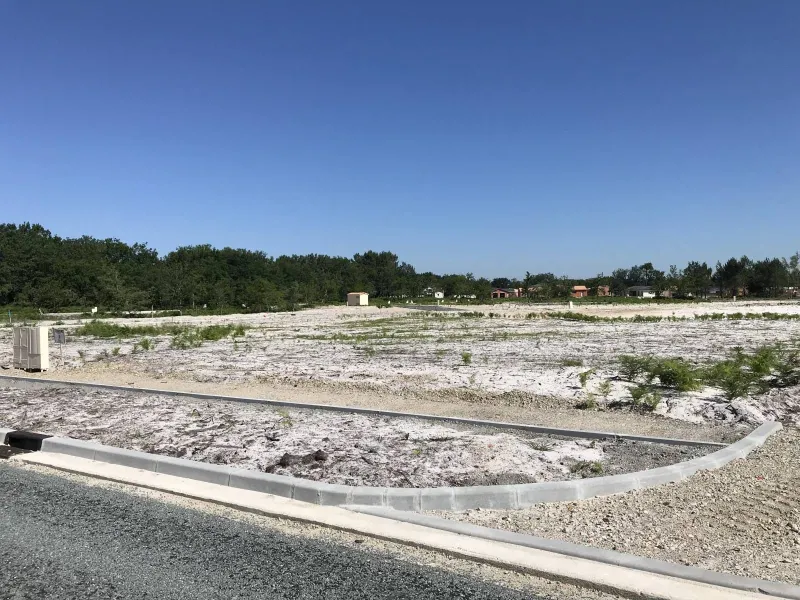 Terrain à bâtir à Auros