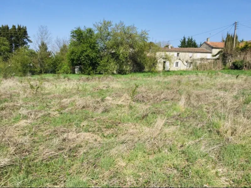 Terrain à bâtir à Bourg