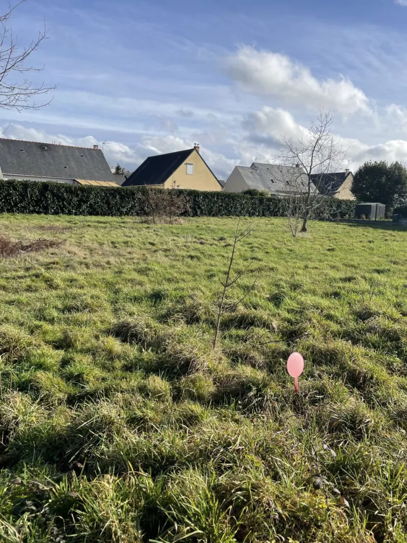 Terrain à bâtir à Châteauneuf-sur-Sarthe