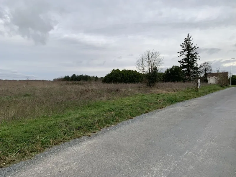 Terrain à bâtir à Pont-l'Abbé-d'Arnoult