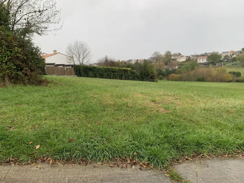 Terrain à bâtir à Saintes