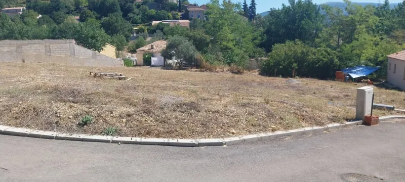 Terrain à bâtir à Saint-Julien-d'asse