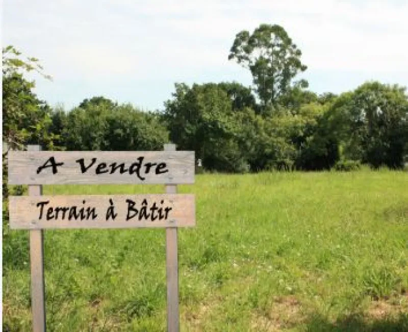 Terrain à bâtir à Laluque