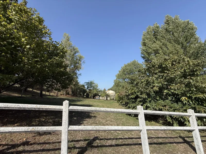 Terrain à bâtir à Fronsac