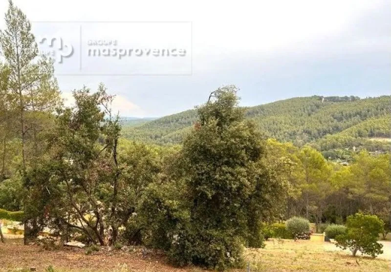 Terrain à bâtir à Taradeau