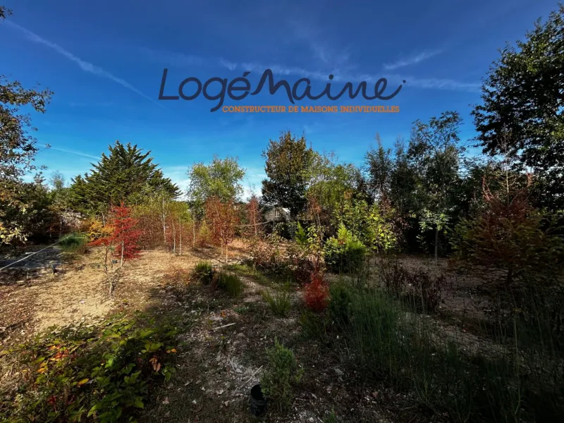 Terrain à bâtir à Les Garennes sur Loire