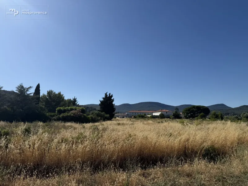 Terrain à bâtir à Cuers