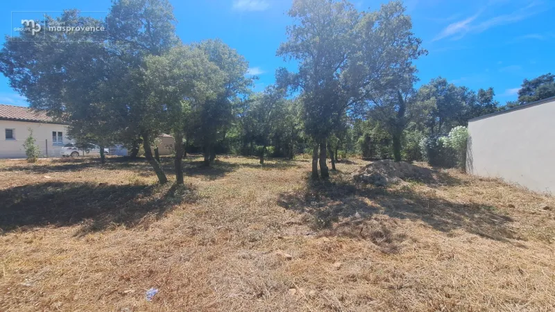 Terrain à bâtir à Rochefort-du-Gard