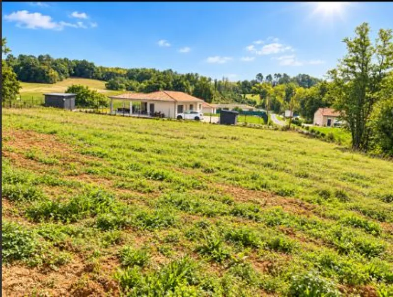 Terrain à bâtir à Saint-Germain-de-Belvès