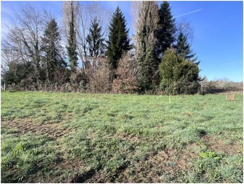Terrain à bâtir à Agris