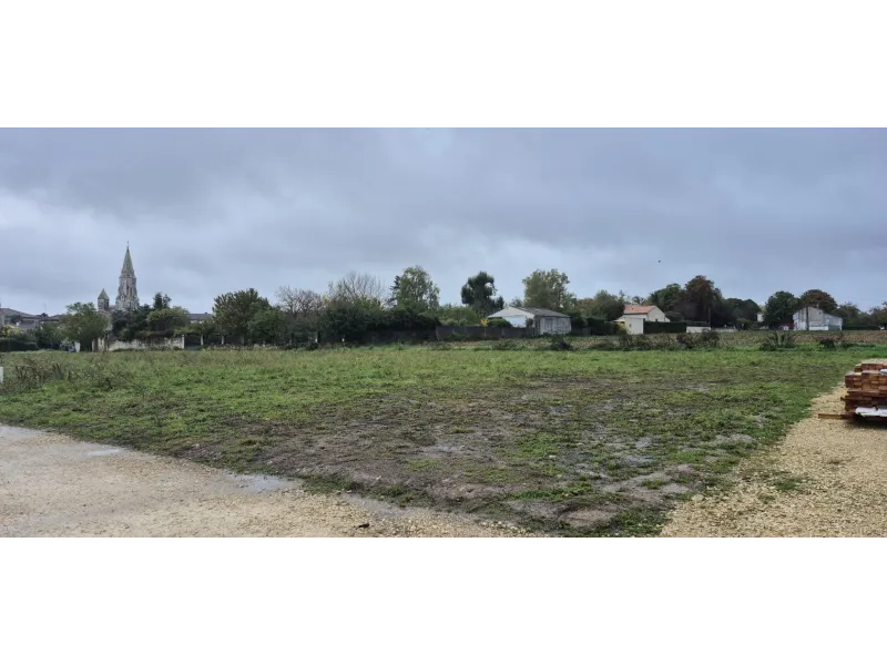 Terrain à bâtir à Tesson