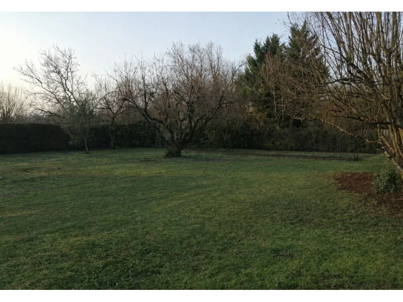 Terrain à bâtir à Saintes