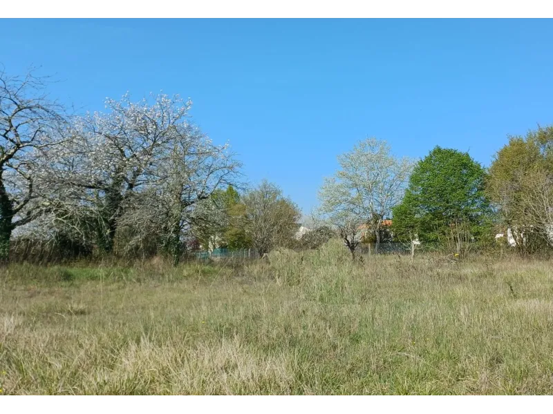Terrain à bâtir à Saintes