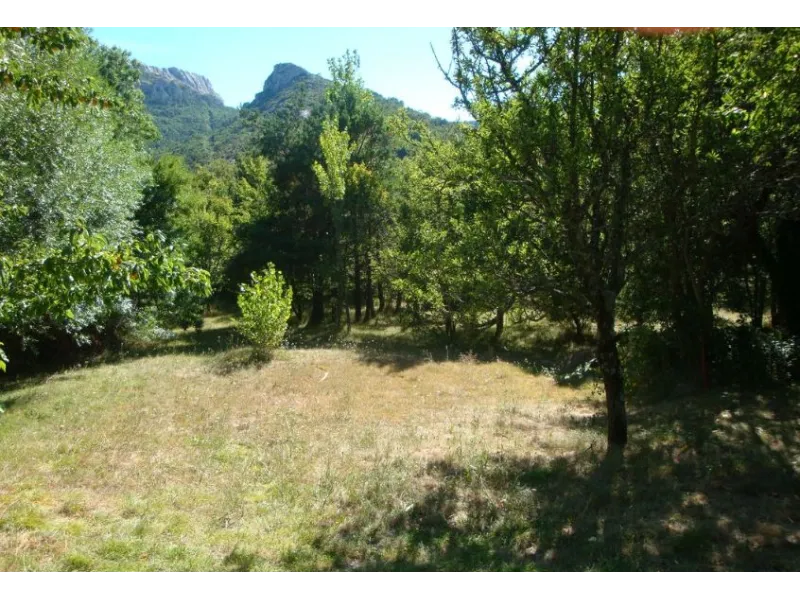 Terrain à bâtir à Plan-d'Aups-Sainte-Baume