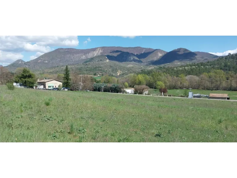 Terrain à bâtir à Thoard