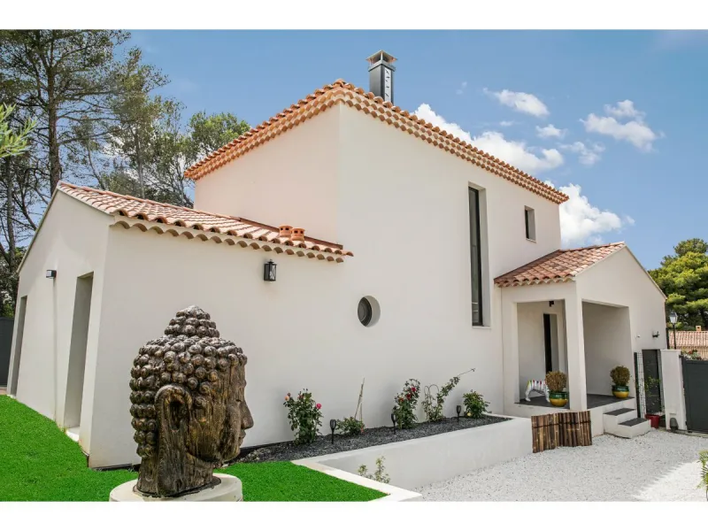 Maison neuve à Cucuron