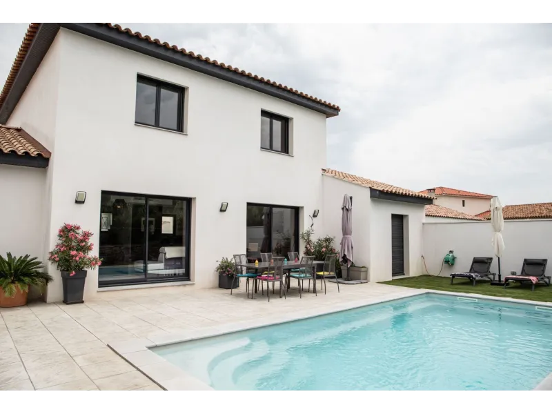 Maison neuve à Mazan