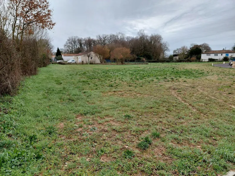 Terrain à bâtir à Saint-Georges-des-Coteaux