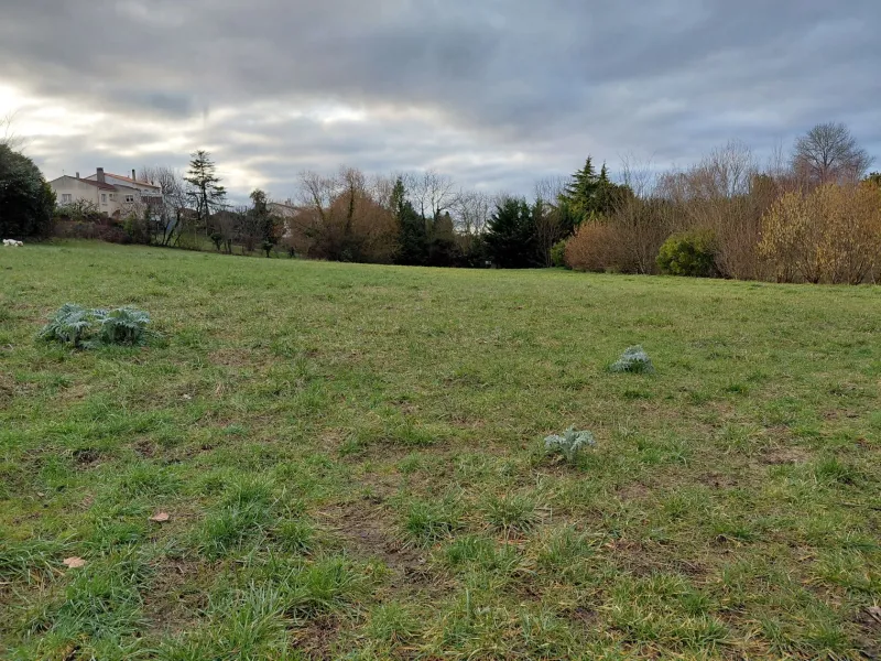 Terrain à bâtir à Saintes