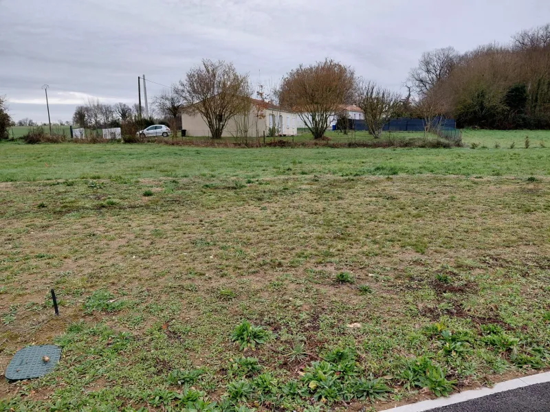 Terrain à bâtir à Saint-Georges-des-Coteaux