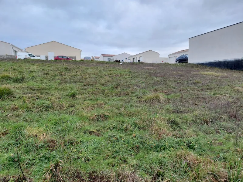 Terrain à bâtir à Saintes