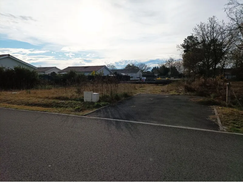 Terrain à bâtir à Salles
