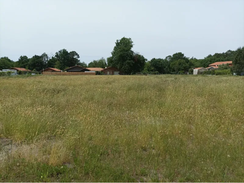 Terrain à bâtir à Gastes