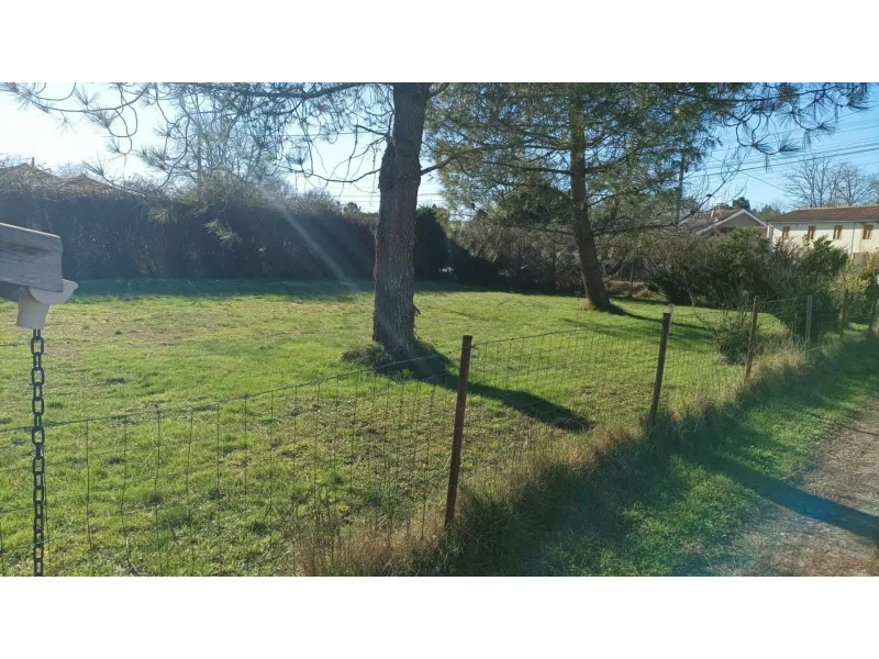 Terrain à bâtir à Salles
