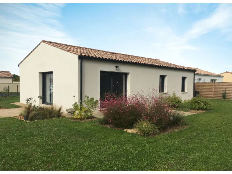 Maison neuve à Médis