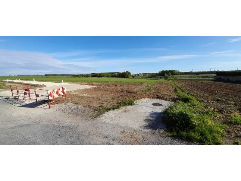 Terrain à bâtir à Roullet-Saint-Estèphe