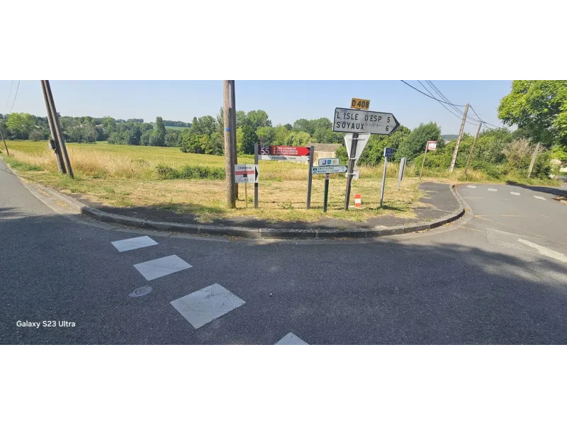 Terrain à bâtir à Touvre
