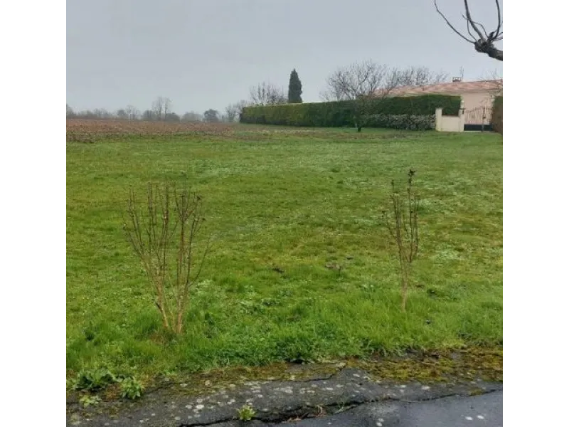 Terrain à bâtir à Saint-Georges-des-Coteaux
