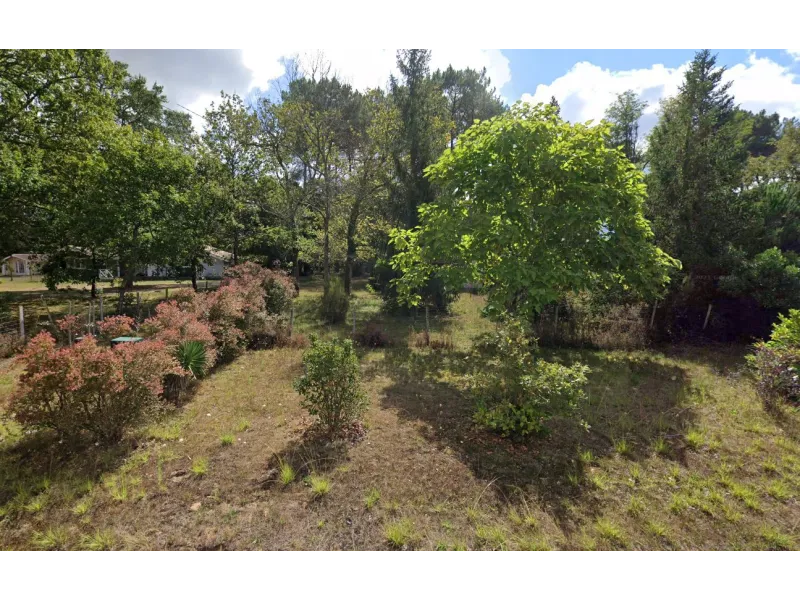 Terrain à bâtir à Lugos