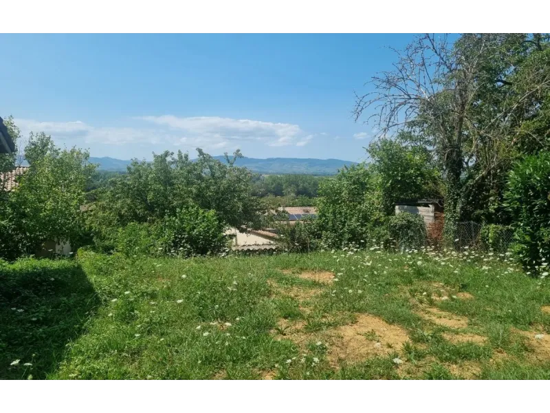 Terrain à bâtir à Guereins