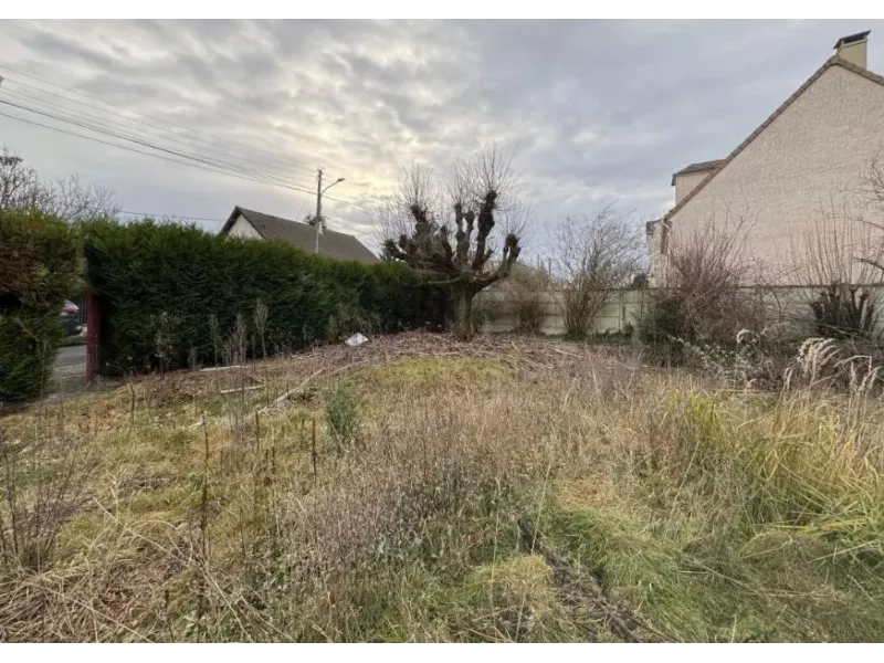 Terrain à bâtir à Chelles
